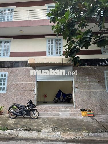 Nhà 2 mặt tiền, trệt + lửng, vỉa hè rộng – khu an ninh, dân trí cao.