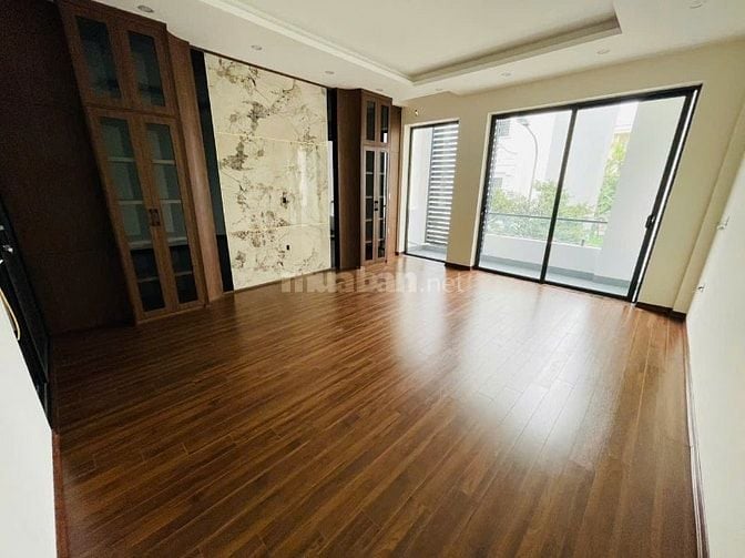 (Hiếm) bán nhà 4 tầng, 75 m, mới xây có thang máy