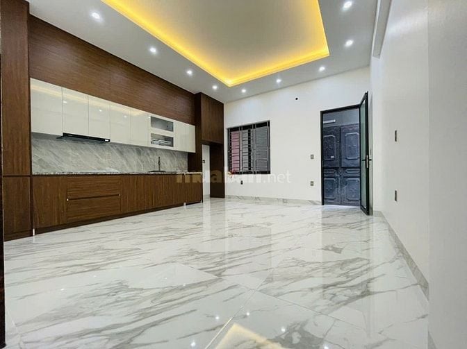 (Hiếm) bán nhà 4 tầng, 75 m, mới xây có thang máy