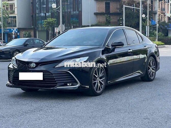 Toyota Camry 2.5Q sx 2022 màu đen siêu nét