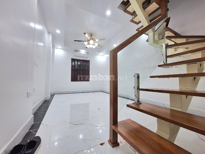 Bán nhà Ngũ Hiệp TT - nhà xây mới 5t , ngõ rộng 4m , t1 gara và kd