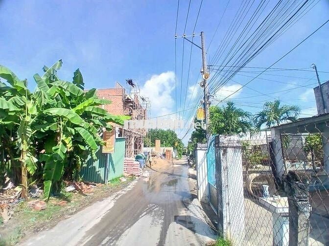 Nhà mặt tiền đường Xóm Dừa gần Chợ Thạnh Phú