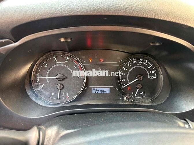 Toyota Hilux 2020 2.4L 4x2 MT - 96836 km
