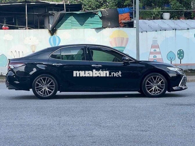 Toyota Camry 2.5Q sx 2022 màu đen siêu nét
