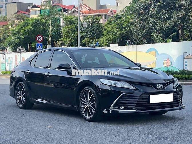 Toyota Camry 2.5Q sx 2022 màu đen siêu nét