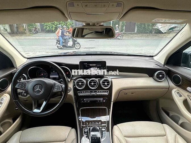 Mercedes Benz GLC200 sx 2018 màu đen