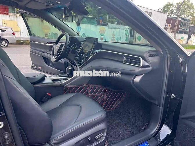 Toyota Camry 2.5Q sx 2022 màu đen siêu nét