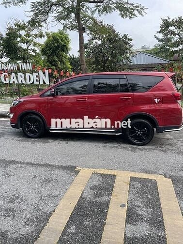 Gia đình bán Innova Ventuner sx 2018 rất mới đẹp