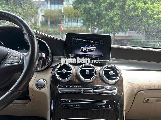 Mercedes Benz GLC200 sx 2018 màu đen