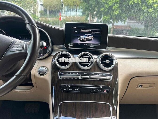 Mercedes Benz GLC200 sx 2018 màu đen