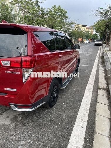 Gia đình bán Innova Ventuner sx 2018 rất mới đẹp