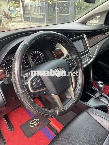 Gia đình bán Innova Ventuner sx 2018 rất mới đẹp
