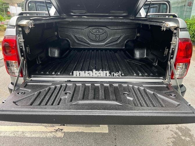 Toyota Hilux 2019 2.4E 4x2 MT - 180000 km