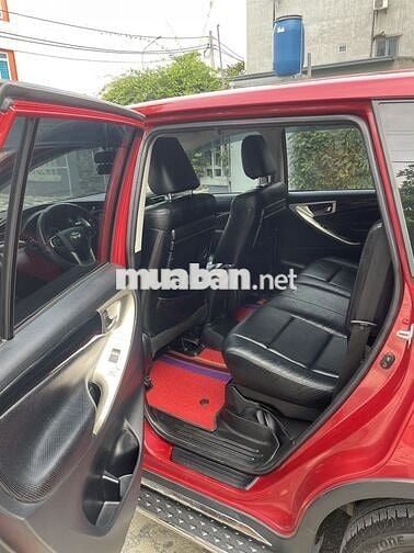 Gia đình bán Innova Ventuner sx 2018 rất mới đẹp