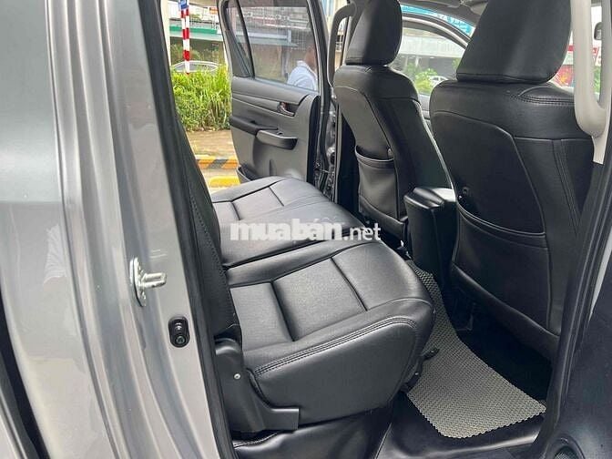 Toyota Hilux 2019 2.4E 4x2 MT - 180000 km