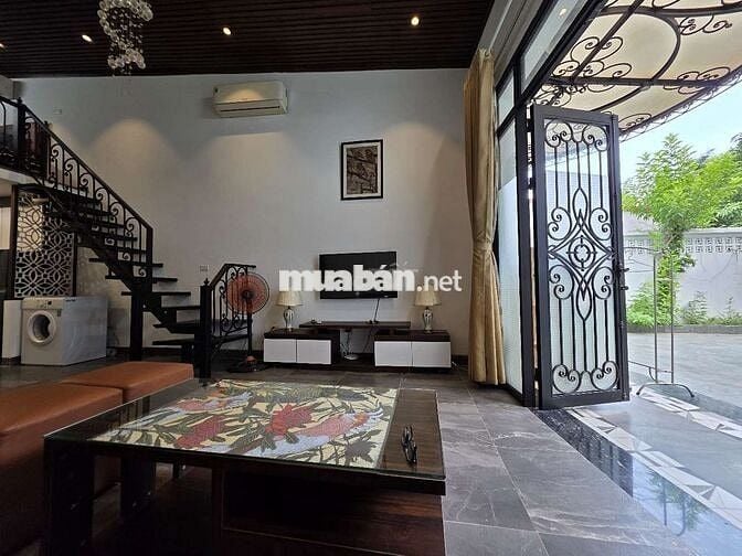 Cho thuê căn hộ 1 ngủ gác mái . Ngõ 445/17 Lạc Long Quân .Tây Hồ