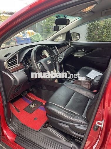 Gia đình bán Innova Ventuner sx 2018 rất mới đẹp