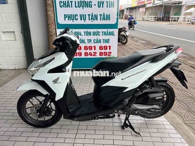 Vario 150 2016 trắng đen, vỏ đầu còn theo xe.