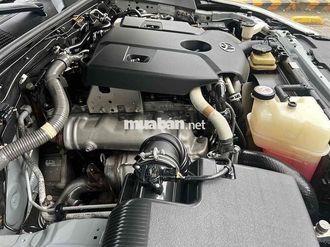 Toyota Hilux 2019 2.4E 4x2 MT - 180000 km