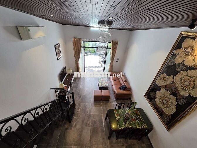 Cho thuê căn hộ 1 ngủ gác mái . Ngõ 445/17 Lạc Long Quân .Tây Hồ