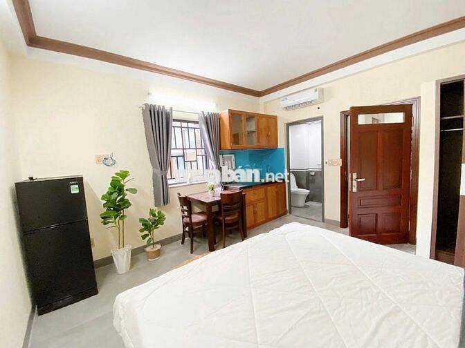 Cho thuê căn hộ Quận 3 – mặt tiền Trường Sa, view kênh thoáng mát