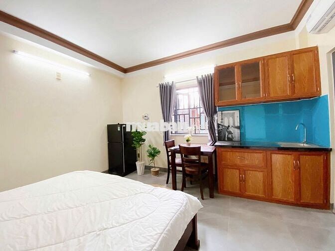 Cho thuê căn hộ Quận 3 – mặt tiền Trường Sa, view kênh thoáng mát