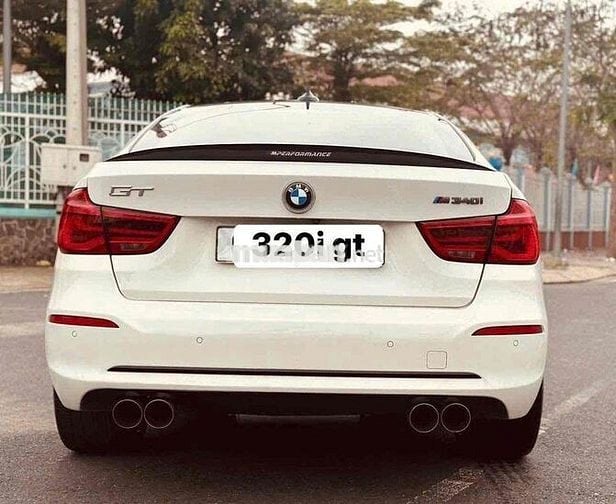 BMW 3 Series 2016 320i GT - 70000 km