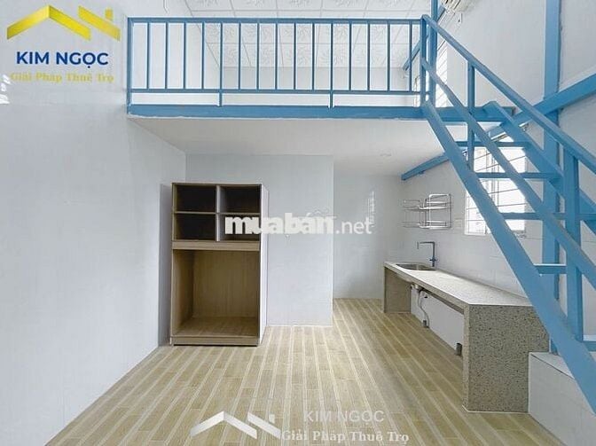 CHO THUÊ PHÒNG GÁC CAO RỘNG 40M2 NGAY BÊN XE AN SƯƠNG - CÓ CỬA SỔ TRỜI