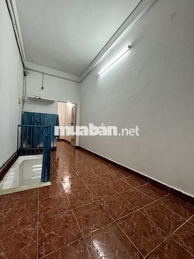Nhà ở nguyên căn 1 trệt 1 lầu - gần Chợ , Trường học , 40m2