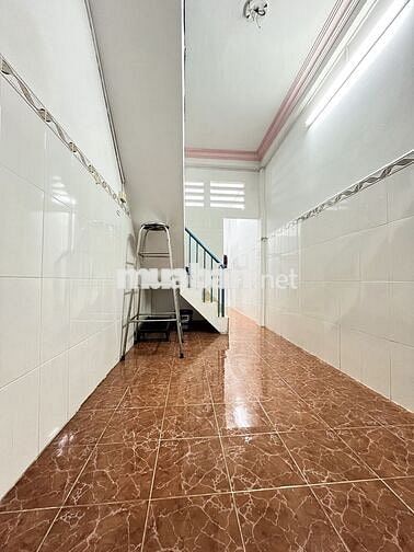 Nhà ở nguyên căn 1 trệt 1 lầu - gần Chợ , Trường học , 40m2