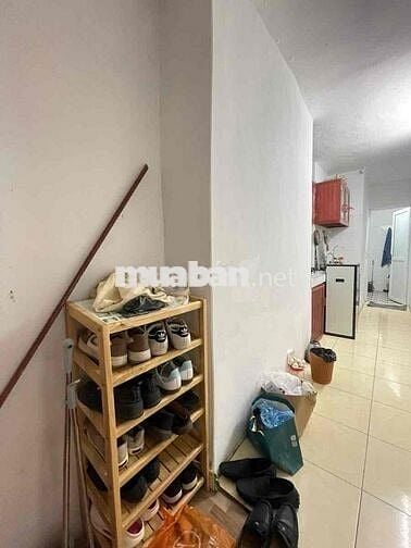 Bán nhà tập thể phố Quỳnh Mai nhà đẹp 2 thoáng oto đỗ chân cầu thang s