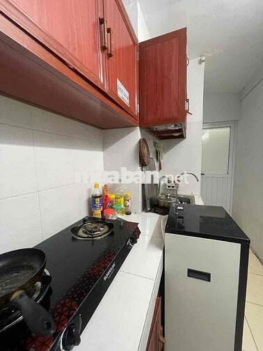 Bán nhà tập thể phố Quỳnh Mai nhà đẹp 2 thoáng oto đỗ chân cầu thang s