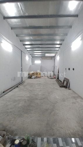 Cho thuê phần trong nhà mặt tiền Bình Long (gần ngã ba Trần Quang Cơ)