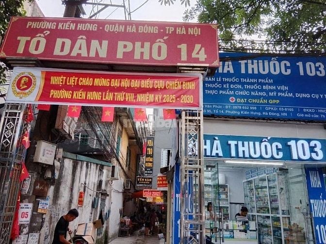 Bán nhà 2 tầng sổ đỏ 2 mặt ngõ, gần Viện K Tân Triều