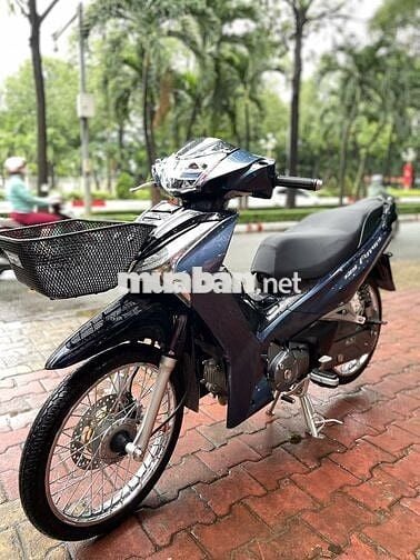 Future dọn kiễng