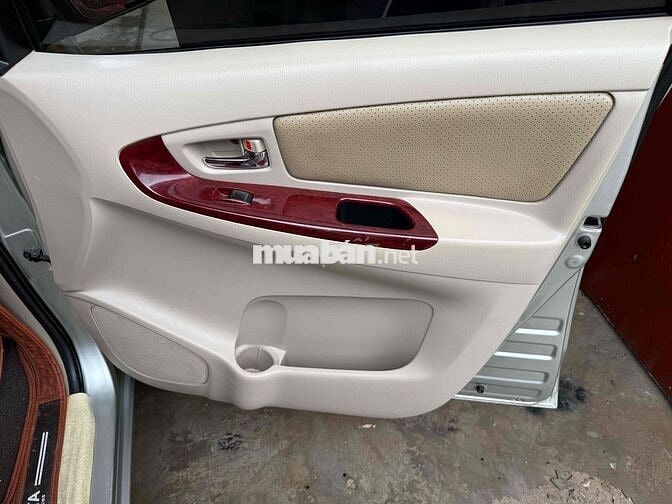 Toyota Innova 2006 G - 150000 km