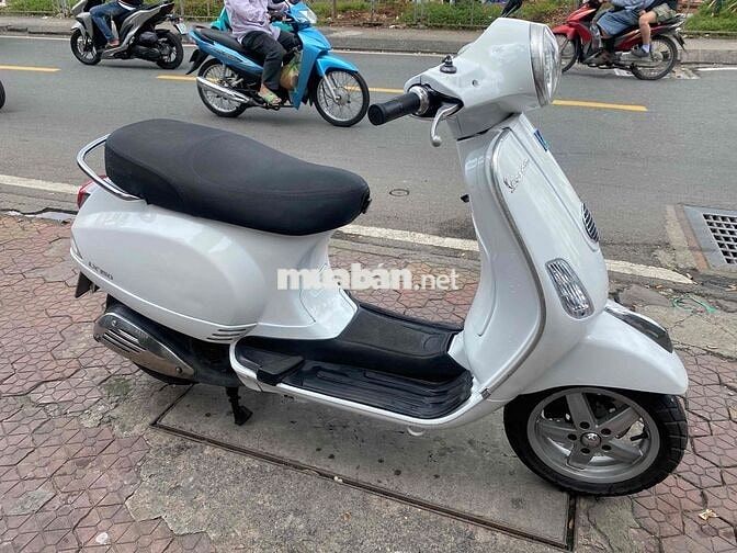 xe vespa Fi trắng mới tinh