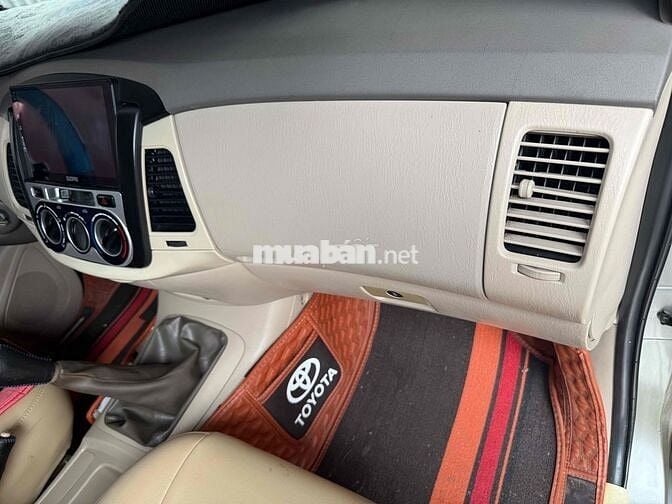 Toyota Innova 2006 G - 150000 km