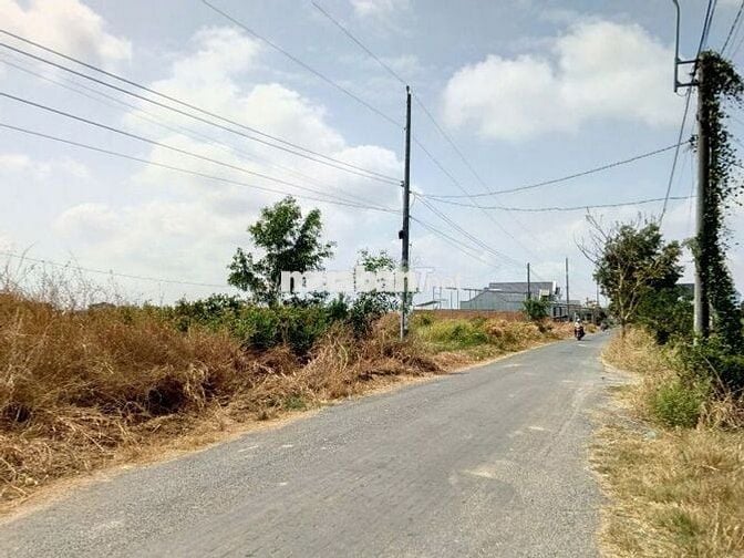 Bán 200m2 Full TC ngang 8,2m,Vuông vức, Mặt tiền Đ.Ấp Trung, Cần Giuộc