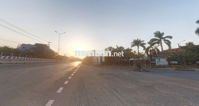 Bán 200m2 Full TC ngang 8,2m,Vuông vức, Mặt tiền Đ.Ấp Trung, Cần Giuộc