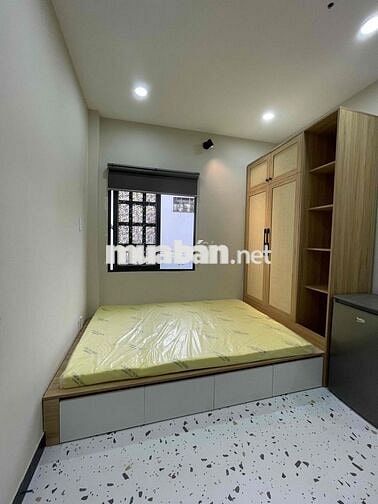 phòng đẹp cửa sổ full nội thất mới cô bắc phú nhuận