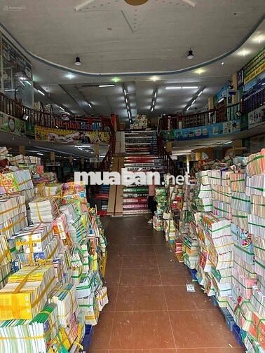 cho thuê nhà mặt tiền Huỳnh Tấn Phát 30x50 giá 400 tr