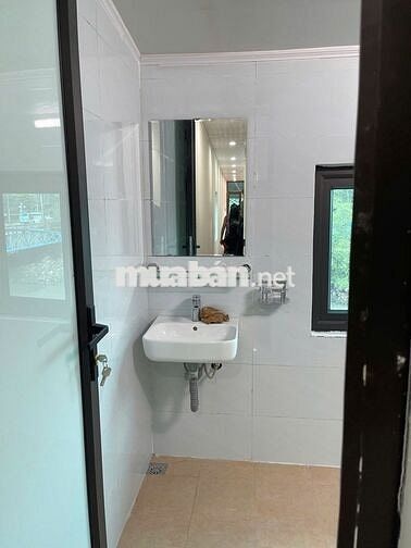 Chính chủ cho thuê nhà 2 tầng, mặt đường Thanh Bình, Mộ Lao, Hà Đông.
