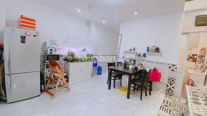 CHO THUÊ dài hạn nhà nguyên căn. p13, BT - DTSD 100m2 Giá 15tr/tháng