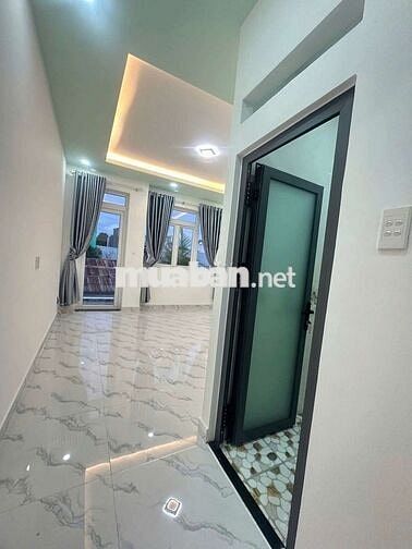 Nhà đẹp mới tinh, đường thông 6m. 5pn 5wc .vp cty, gd, onlie