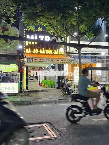 Kẹt tiền cần bán gấp căn nhà thuộc đường âu dương lân p3 q8 hẻm rộng