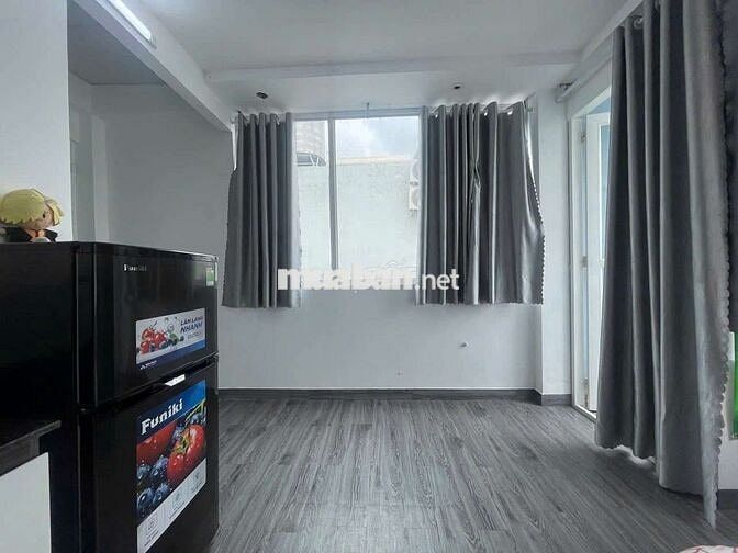 Cho thuê phòng ban công, full nội thất, 35m2, 5.8tr, Nguyễn Gia Trí