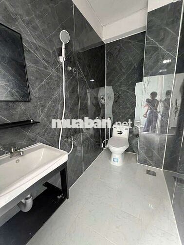 Cho thuê phòng ban công, full nội thất, 35m2, 5.8tr, Nguyễn Gia Trí