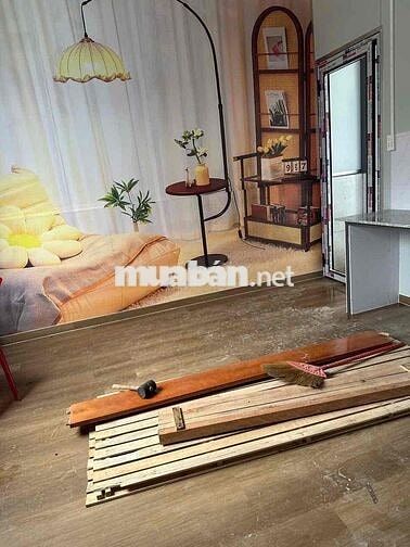 phòng full nội thất đang hoàn thiện mới