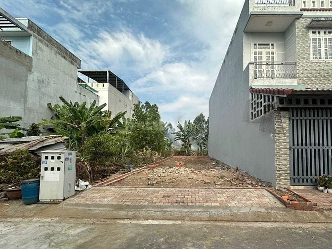 Đất chính chủ DT 90m2, giá 1 tỷ 890 triệu Vĩnh Phú 10, Thuận An, TPHCM